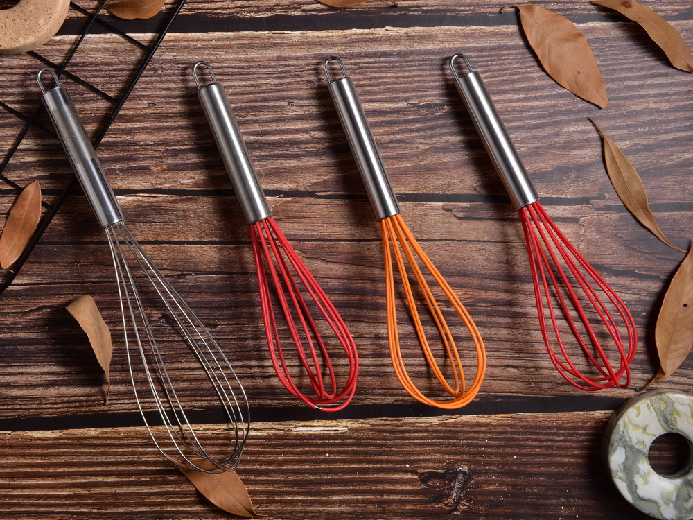 Hollow Stainless Steel Handle Egg Whisk With Plastic Coating